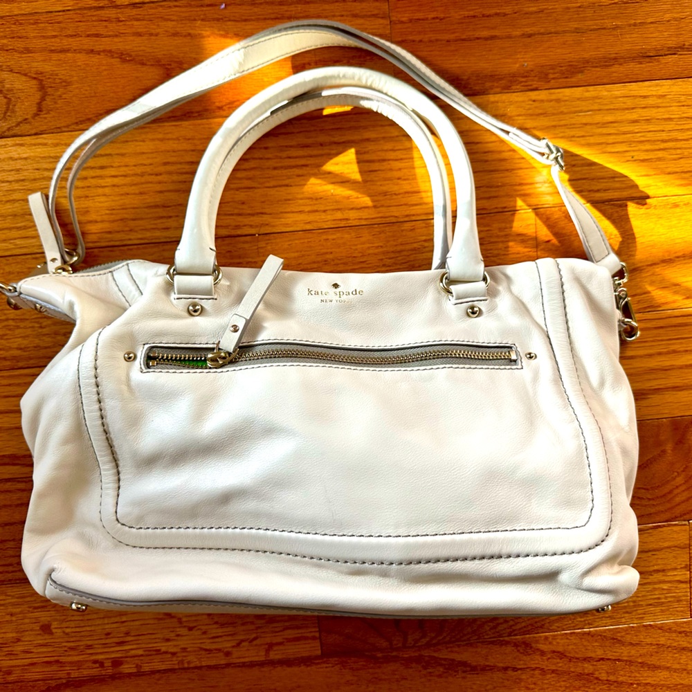 🤩 Classic Kate Spade 🤩 Off White Sholder Bag 🤩